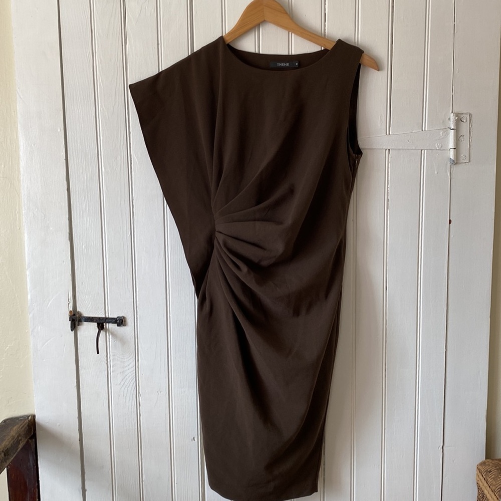 Theme Dress with ruched siding